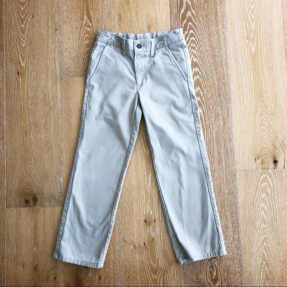 Izod boys khaki pants in size 8 EUC